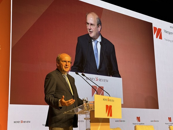 Χατζηδάκης: Αυξημένες επιχορηγήσεις και φορολογικά κίνητρα για συγχωνεύσεις-καινοτομία