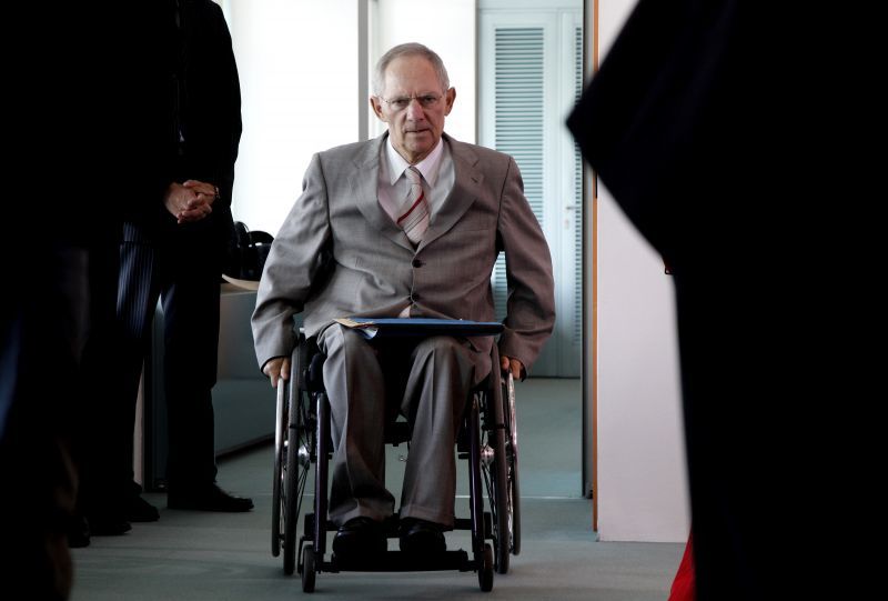 «Πόρτα» Σόιμπλε σε Τσίπρα: Κανένας λόγος για έκτακτη Σύνοδο Κορυφής