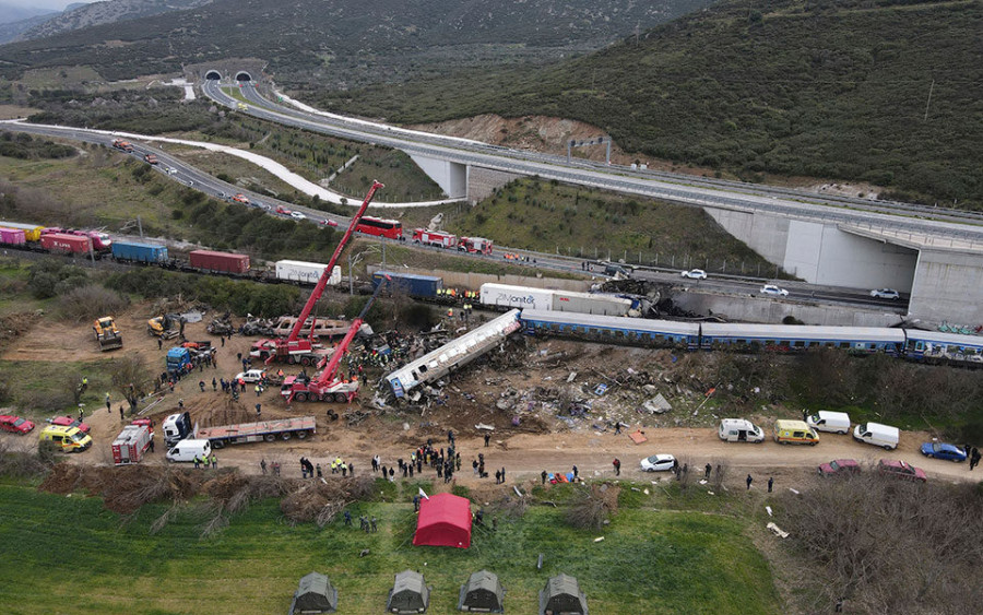 Τέμπη: Ανατριχιαστικοί διάλογοι μετά τη σύγκρουση- «Πρέπει να έγινε τράκα»