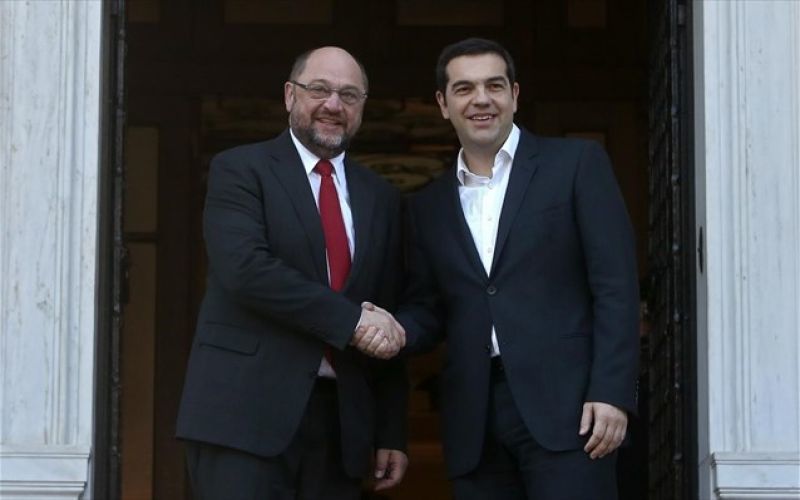 Τσίπρας σε Σουλτς: Δεχόμαστε το προσφυγικό, δεν υποχωρούμε στους πλειστηριασμούς