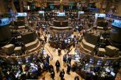 Η Wall Street "πέφτει" από τα ισχυρά στοιχεία για την αγορά εργασίας