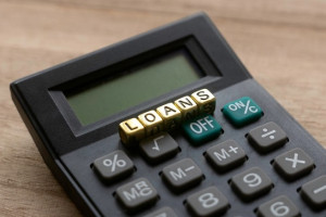 Servicers: Στα 72,164 δισ. ευρώ ο «κουμπαράς» διαχείρισης