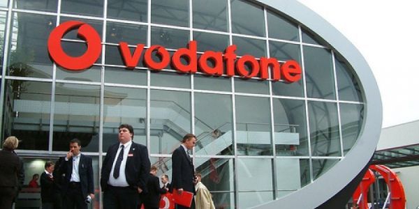 Υποχώρησαν 3% τα έσοδα της Vodafone Group