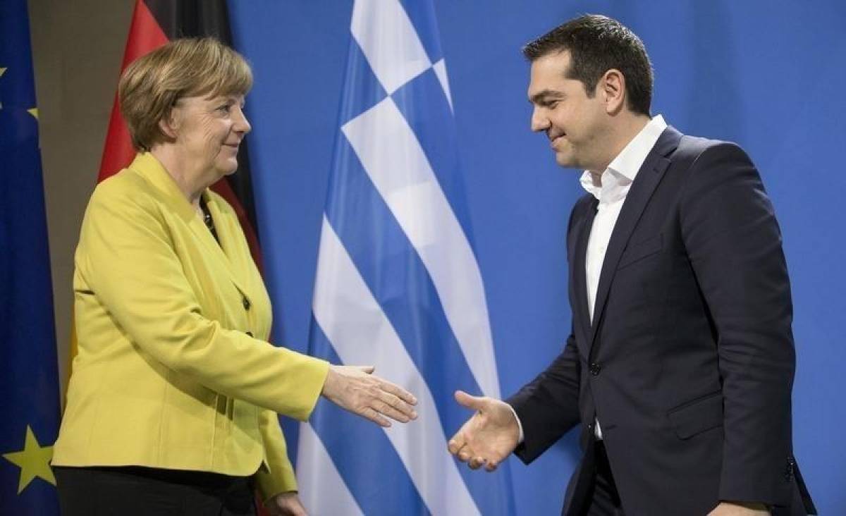 Bloomberg:Η Μέρκελ έτοιμη να στηρίξει τον Τσίπρα για τις συντάξεις