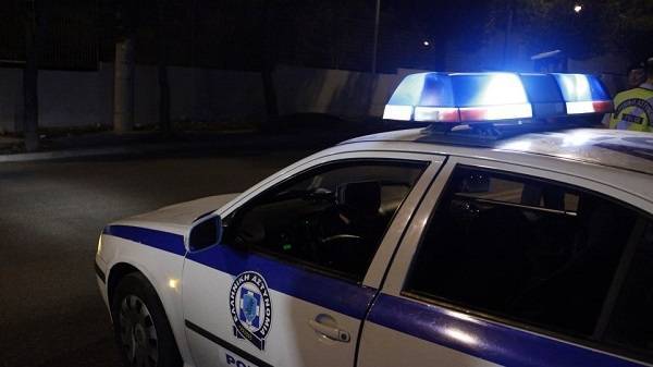 Διαμαρτυρία στα γραφεία της εφημερίδας «Δημοκρατία»