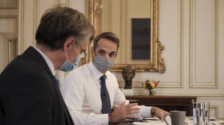 Τα κρούσματα φέρνουν ρεβεγιόν με μέτρα-Κρίσιμες συσκέψεις, κριτική της αντιπολίτευσης
