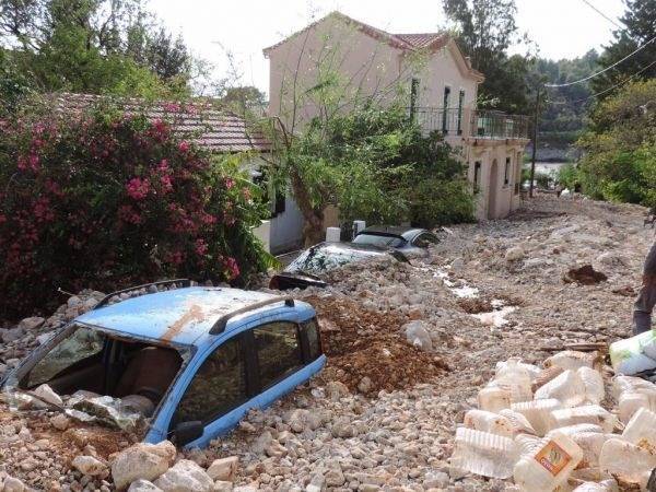 Ιανός: Ξεπέρασαν τις 2.000 οι ζημιές-Συνεχίζεται η καταγραφή