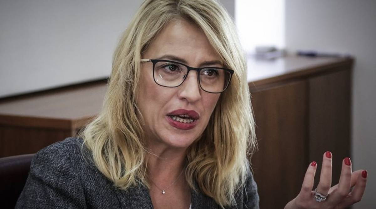 Δούρου για Μάτι: Οι Περιφέρειες δεν σβήνουν φωτιές