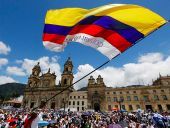 Επικυρώθηκε η ιστορική συμφωνία ειρήνης στην Κολομβία