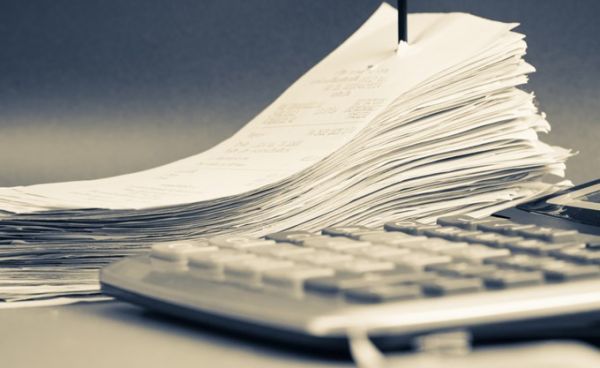 Η τροπολογία για την εισφορά στις αποδείξεις επαγγελματικής δαπάνης