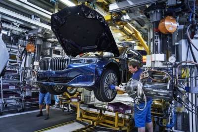 Στη γραμμή παραγωγής η νέα BMW 7