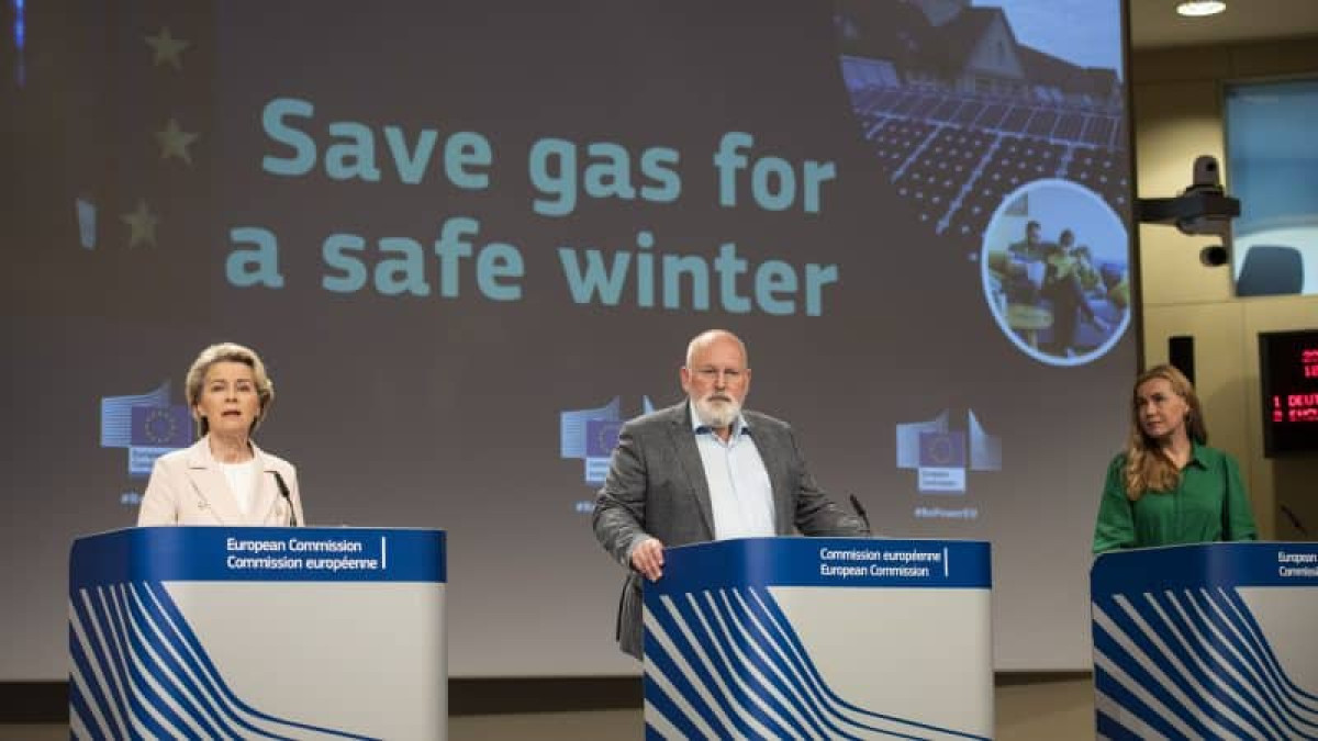 Γενικόλογες... καλοκαιρινές υποσχέσεις από τους υπουργούς Ενέργειας- «Ανοιχτό» το πλαφόν