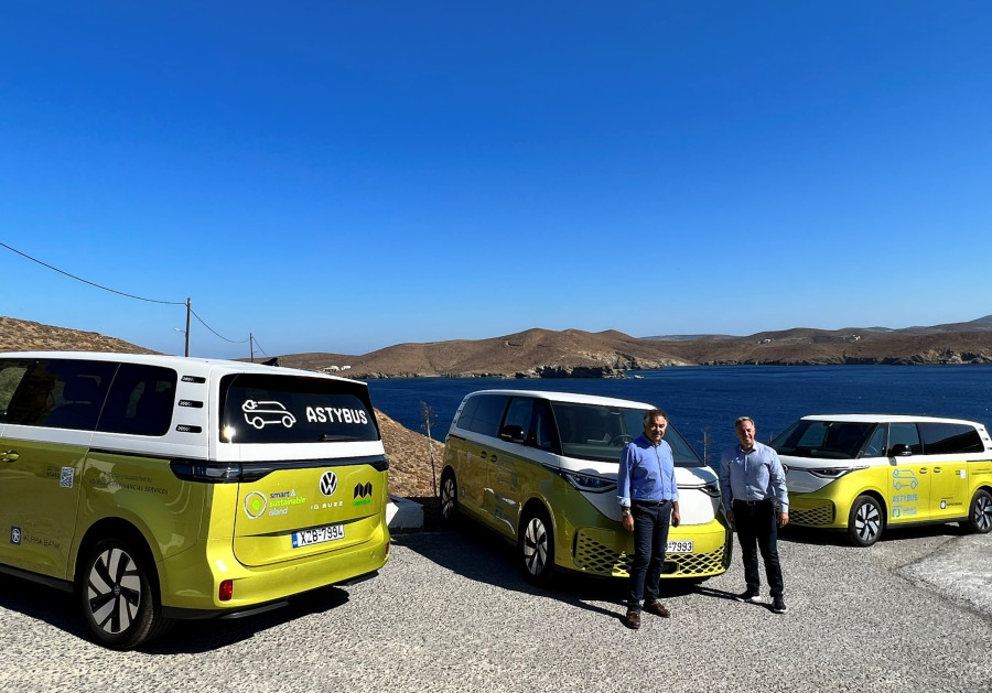 Το ηλεκτρικό μίνι-βαν Volkswagen ID.BUZZ στην αστική συγκοινωνία της Αστυπάλαιας