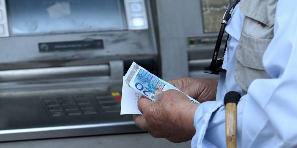 Συντάξεις Οκτωβρίου: Ξεκίνησαν οι πληρωμές– Αναλυτικά οι ημερομηνίες