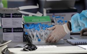 Πρόστιμα στους 21.000 ανεμβολίαστους εργαζόμενους που δεν έκαναν rapid test