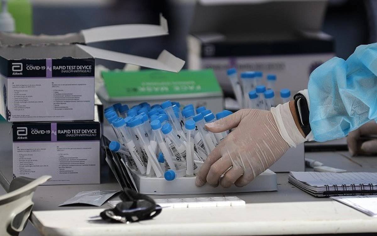 Πρόστιμα στους 21.000 ανεμβολίαστους εργαζόμενους που δεν έκαναν rapid test