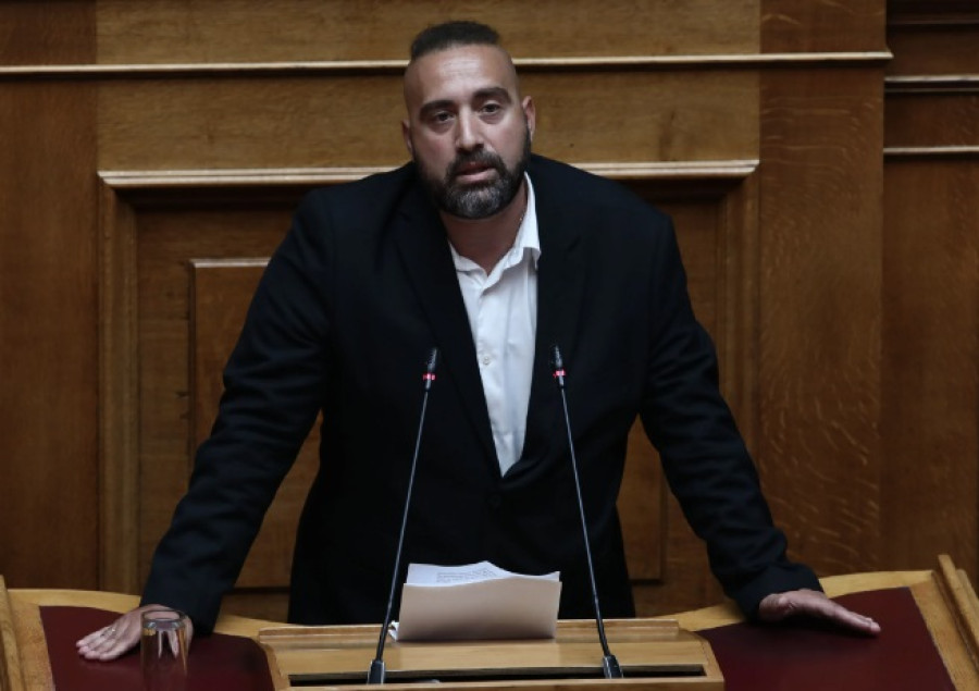 Σπαρτιάτες: Ανεξαρτητοποιήθηκε μετά την ποινική δίωξη ο βουλευτής Γιώργος Μανούσος