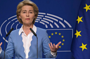 Η φον ντερ Λάιεν είναι αντιμέτωπη με δύο προτάσεις μομφής