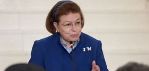 Μενδώνη: Η κυβέρνηση εργάζεται συστηματικά στο ζήτημα γλυπτών του Παρθενώνα