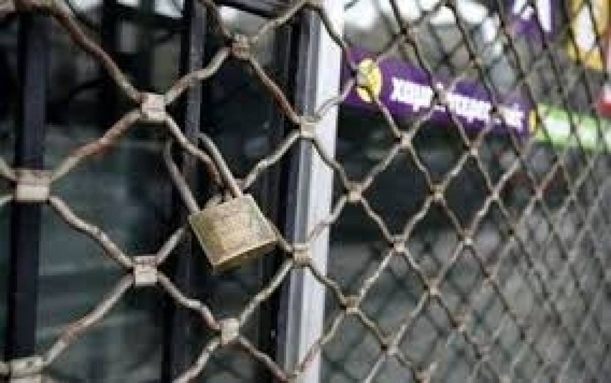 Συνεχίζονται τα λουκέτα στις επιχειρήσεις