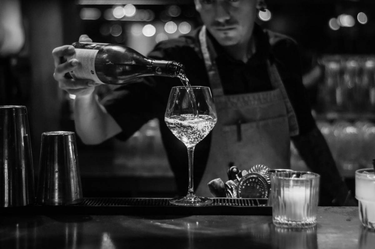 Πέντε bar στο κέντρο της Αθήνας, ιδανικά για ρομαντικά ραντεβού