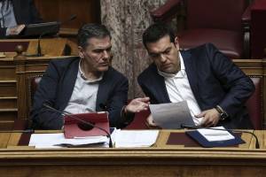 Αγώνας δρόμου για αλλαγή ατζέντας με πακέτο οικονομικών μέτρων
