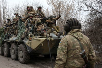 Ουκρανία: Ο στρατός ανακοίνωσε ότι αποχώρησε από το Λισιτσάνσκ