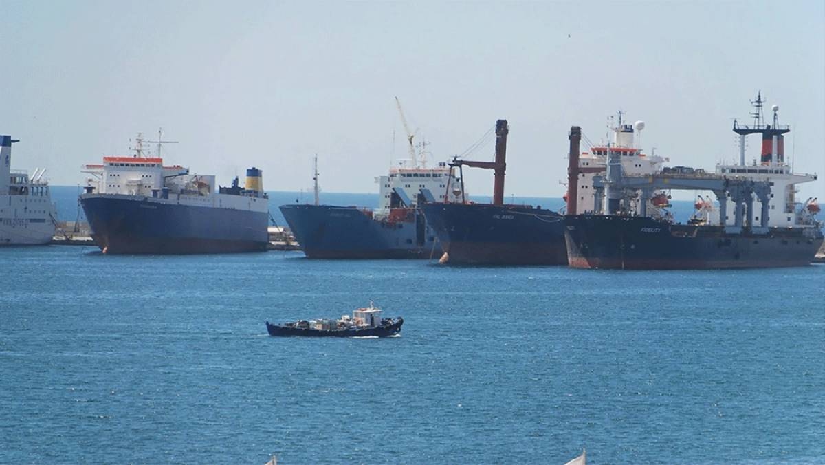 Σε κλοιό πιέσεων η δραστηριότητα εφοδιασμού πλοίων
