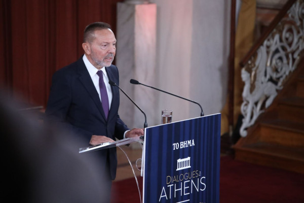 Στουρνάρας: Στέγαση και κυκλοφοριακό «φρενάρουν» την ανάπτυξη της Αθήνας