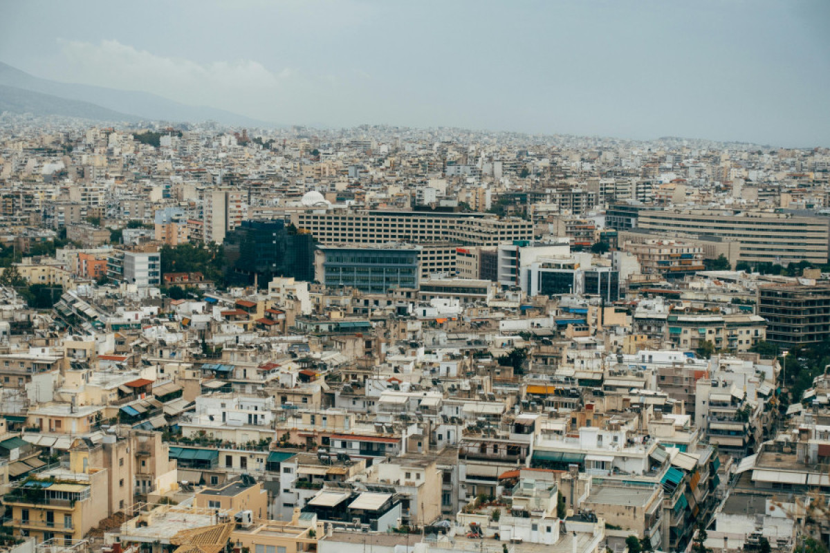 Κοινωνική αντιπαροχή: Ποιες κατηγορίες πολιτών αποκτούν πρόσβαση σε κατοικία με χαμηλό ενοίκιο