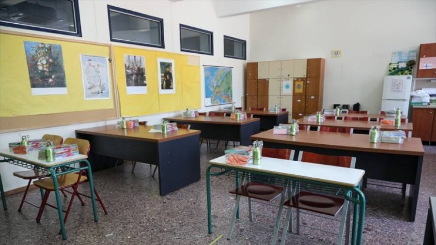 Άνοιγμα σχολείων: Προβληματισμένοι οι λοιμωξιολόγοι - Αποφασίζουν στις 4 Ιανουαρίου
