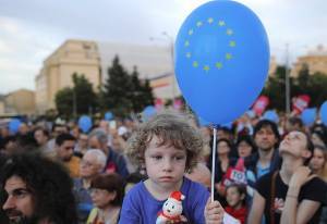 ΕΕ: Επτά στους δέκα εργαζόμενους δεν «τα βγάζουν πέρα»