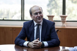 Χατζηδάκης: Η Ψηφιακή Κάρτα Εργασίας δεν είναι επιστροφή στον Μεσαίωνα, αλλά μεταρρύθμιση