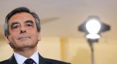 Θεσμικό «πραξικόπημα» της Αριστεράς καταγγέλλει ο Φιγιόν