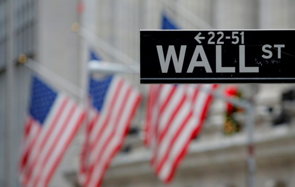 Μεικτά πρόσημα στη Wall Street-Προσπάθεια αντίδρασης στο ασταθές οικονομικό κλίμα