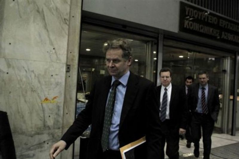 Διευθέτηση χρόνου εργασίας και αποζημίωσεις στην ατζέντα της τρόικας
