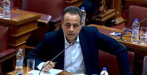 Σαντορινιός: «Πανηγύρι» συμφερόντων οι διαγωνισμοί για την σίτιση προσφύγων