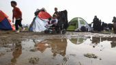 Repubblica:Η Ελλάδα σπρώχνει 2.000 πρόσφυγες προς την Αλβανία-Η απάντηση της Αθήνας