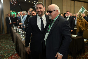 Η απάντηση του ΠΑΣΟΚ στις φήμες για «εν πλω» αντικατάσταση Ανδρουλάκη