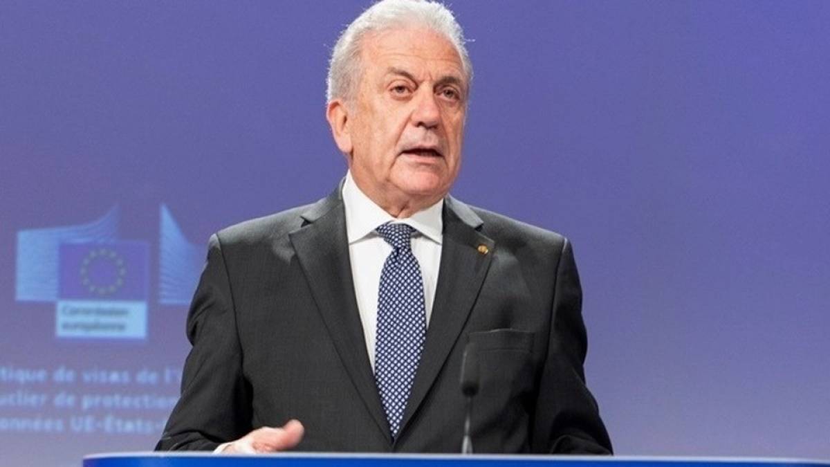 Αβραμόπουλος: Προσωρινές συμφωνίες για την υποδοχή μεταναστών
