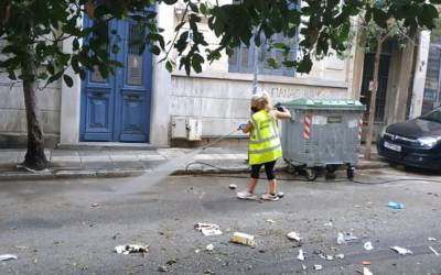 Επιχείρηση καθαριότητας από τον Δήμο Αθηναίων στον Αγιο Παντελεήμονα