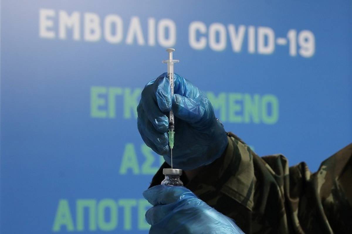 Υποχρεωτικοί εμβολιασμοί: Αναστολή εργασίας για ανεμβολίαστους εργαζομένους σε μονάδες υγείας