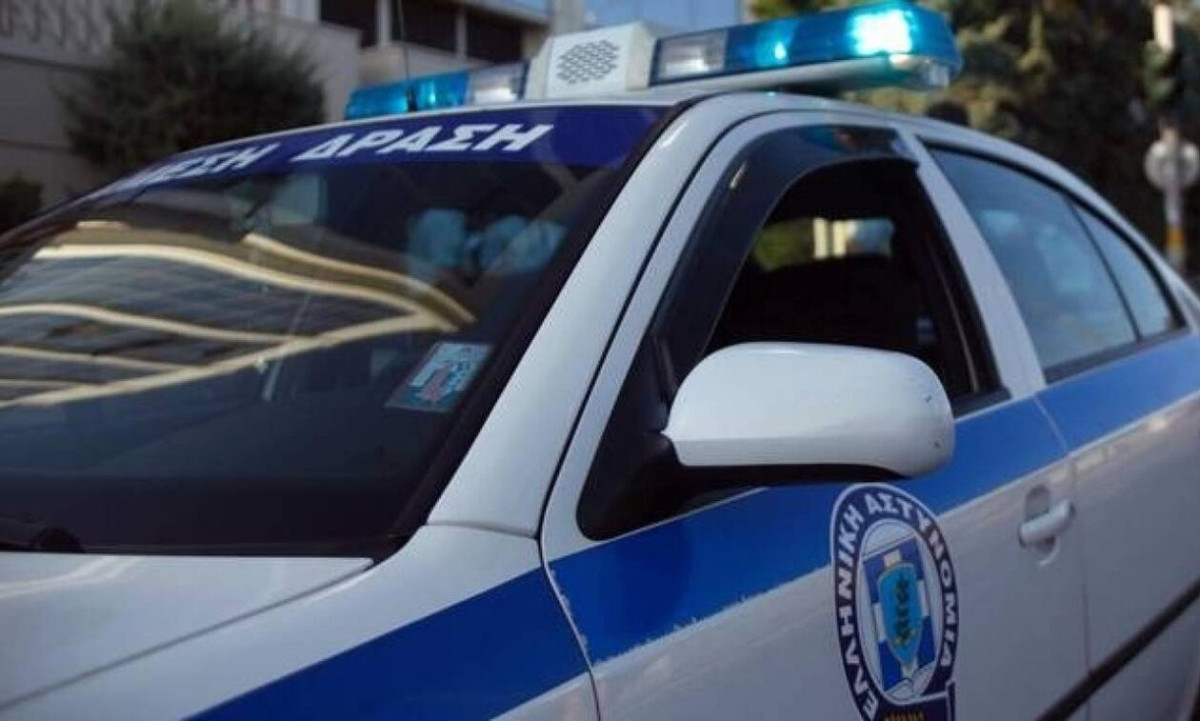 Βρέθηκαν 80 διαβατήρια που είχαν κλαπεί από όχημα εταιρείας ταχυμεταφορών