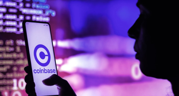 Coinbase: Σταμάτησε τις συναλλαγές με τη δοκιμαζόμενη Silvergate Capital