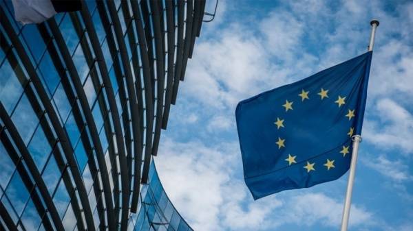 Μέχρι πότε θα χρηματοδοτούνται αδιαφανώς οι ΜΚΟ από την ΕΕ;