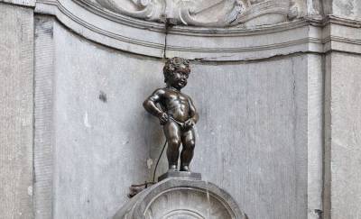 Μάνεκεν Πις: Το φημισμένο άγαλμα στο Βέλγιο θα «ντυθεί» τσολιάς για την 25η Μαρτίου