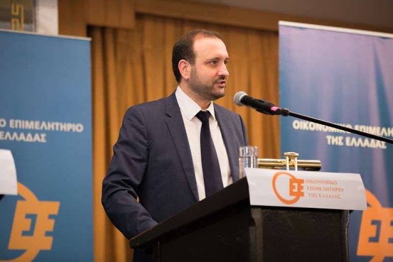 Κόλλιας(ΟΕΕ): Μονόδρομος η δραστική μείωση των ασφαλιστικών εισφορών