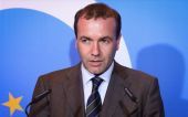 Βέμπερ για Τσίπρα: Ας πει «ευχαριστώ» πρώτα και μετά οι συμμαχίες