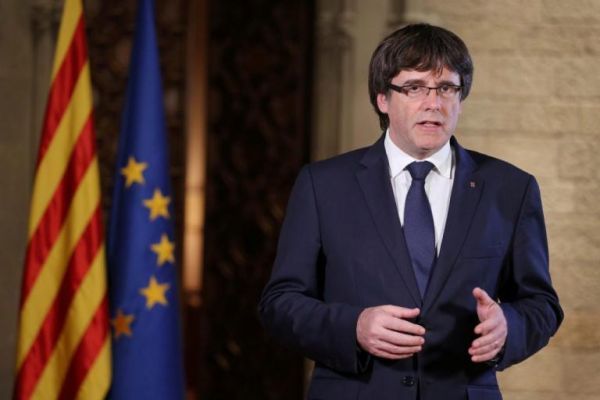 Καταλονία: Ο Πουτζδεμόν θέλει να επιστρέψει για να ορκιστεί πρόεδρος