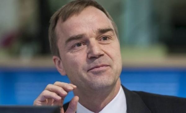 Strauch (ESM): Οι επενδυτές ξαναεμπιστεύονται την ελληνική οικονομία